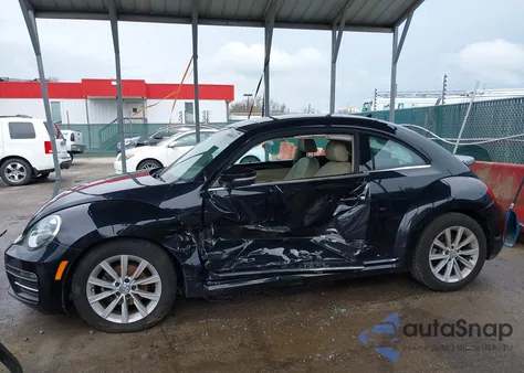 2018 Volkswagen Beetle 2.0T Se из США, поврежденный, VIN 3VWJD7AT2JM702343